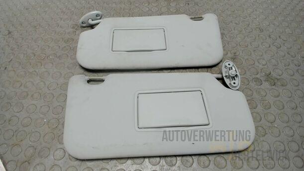 Foto: SONNENBLENDENPAAR eines Ford Fiesta 1.4 Special