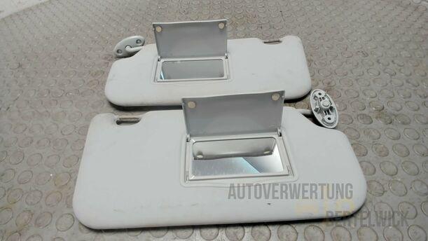 Foto: SONNENBLENDENPAAR eines Ford Fiesta 1.4 Special