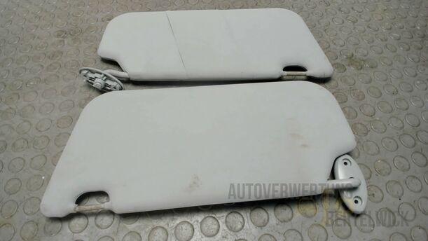 Foto: SONNENBLENDENPAAR eines Ford Fiesta 1.4 Special