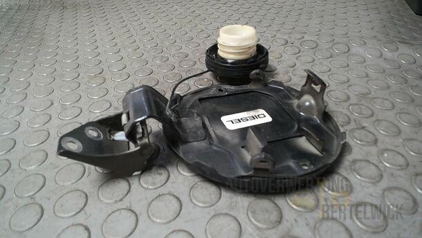 Foto: TANKKLAPPE/ TANKDECKEL eines Suzuki SX4 2.0 DDiS Special