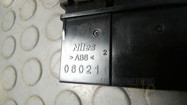 Foto: SCHALTER WARNBLINKANLAGE/ WARNBLINKSCHALTER eines Suzuki SX4 2.0 DDiS Special