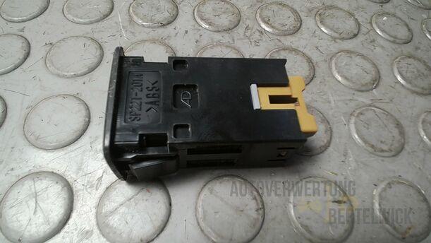 Foto: SCHALTER ESP AUS eines Suzuki SX4 2.0 DDiS Special