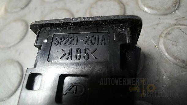 Foto: SCHALTER ESP AUS eines Suzuki SX4 2.0 DDiS Special