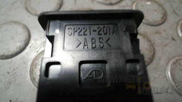 Foto: SCHALTER SITZHEIZUNG eines Suzuki SX4 2.0 DDiS Special