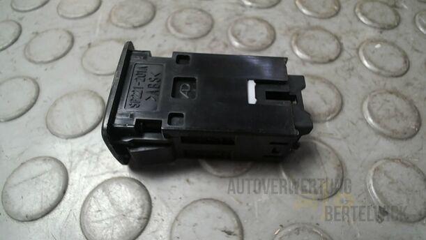 Foto: SCHALTER SITZHEIZUNG eines Suzuki SX4 2.0 DDiS Special