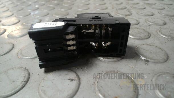 Foto: FENSTERHEBERSCHALTER eines Suzuki SX4 2.0 DDiS Special