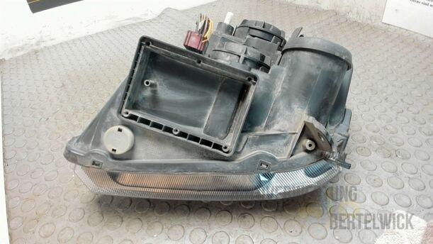 Foto: SCHEINWERFER RECHTS eines Opel Meriva 1.6 16V Easytronic Special