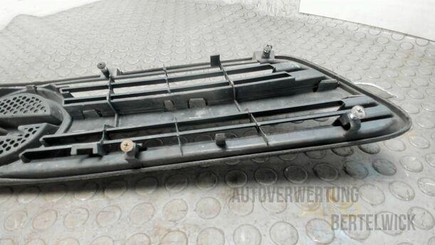 Foto: KÜHLERGRILL eines Opel Meriva 1.6 16V Easytronic Special