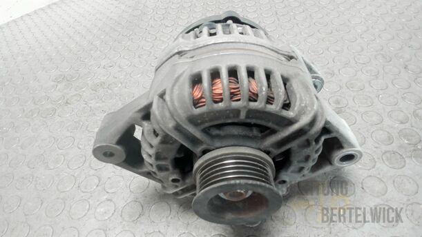 Foto: LICHTMASCHINE / GENERATOR 100 A eines Opel Meriva 1.6 16V Easytronic Special