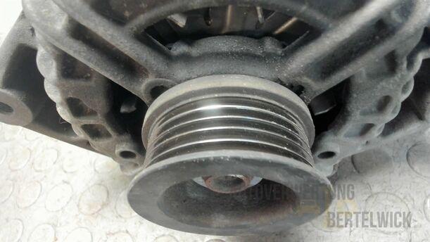 Foto: LICHTMASCHINE / GENERATOR 100 A eines Opel Meriva 1.6 16V Easytronic Special