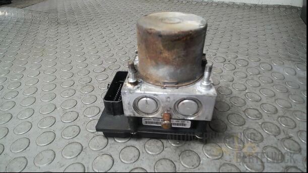 Foto: HAUPTBREMSAGGREGAT ABS eines Suzuki SX4 2.0 DDiS Special