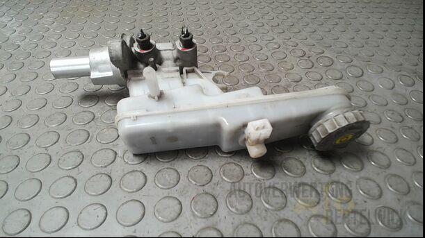 Foto: HAUPTBREMSZYLINDER eines Suzuki SX4 2.0 DDiS Special