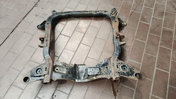 Foto: VORDERACHSE / VORDERACHSTRÄGER eines Opel Corsa 1.0 12V Special