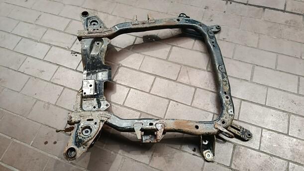 Foto: VORDERACHSE / VORDERACHSTRÄGER eines Opel Corsa 1.0 12V Special