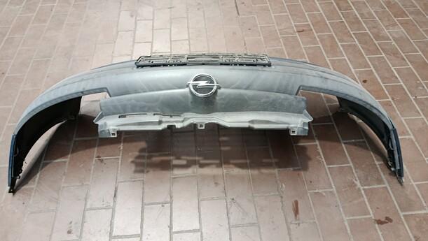 Foto: STOSSFÄNGER / STOßSTANGE VORNE eines Opel Corsa 1.0 12V Special