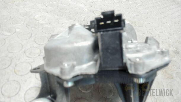 Foto: SCHEIBENWISCHERMOTOR HINTEN eines Opel Corsa 1.0 12V Special