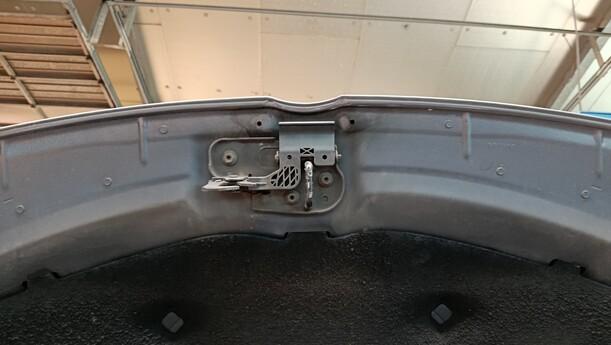 Foto: MOTORHAUBE eines VW Golf Plus 1.2 TSI Special