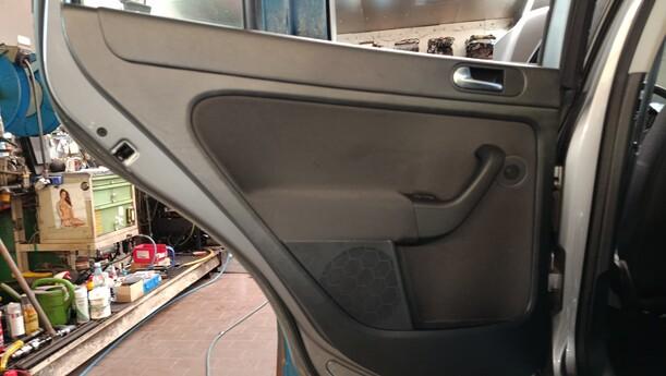 Foto: TÜR HINTEN LINKS ( GOLF PLUS ) eines VW Golf Plus 1.2 TSI Special