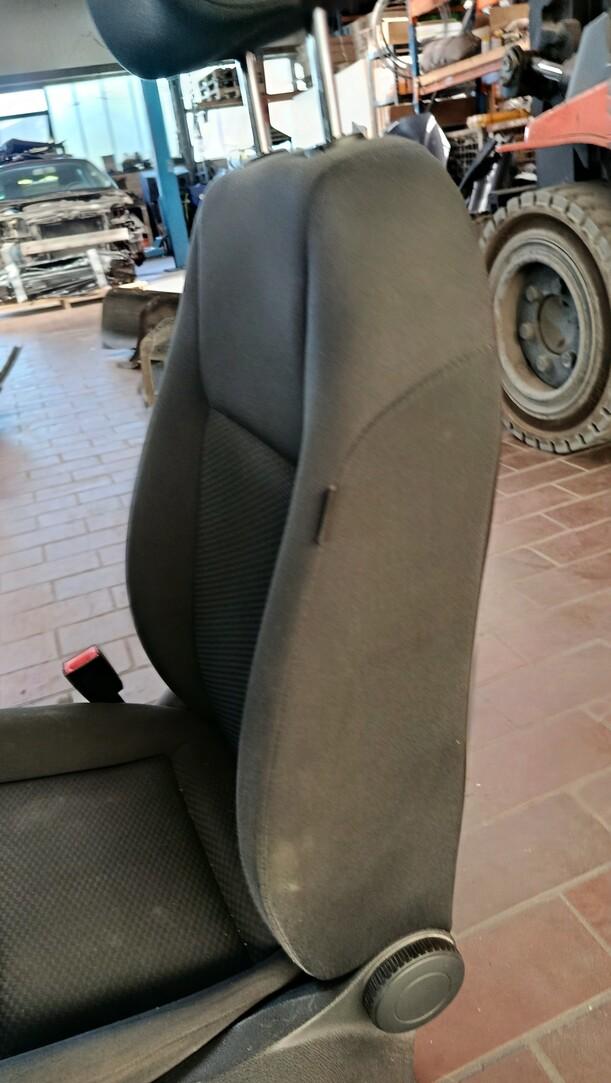 Foto: SITZ VORNE LINKS / FAHRERSITZ eines VW Golf Plus 1.2 TSI Special