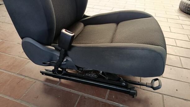 Foto: SITZ VORNE LINKS / FAHRERSITZ eines VW Golf Plus 1.2 TSI Special