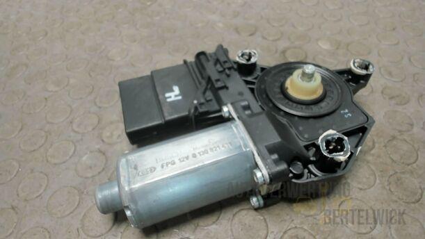 Foto: MOTOR FENSTERHEBER HINTEN LINKS eines VW Golf Plus 1.2 TSI Special