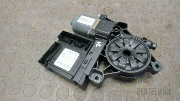 Foto: MOTOR FENSTERHEBER VORNE LINKS eines VW Golf Plus 1.2 TSI Special