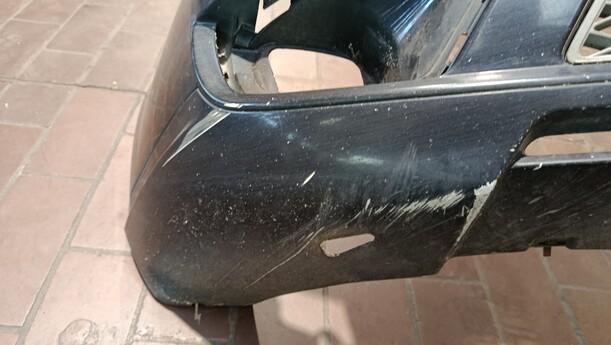 Foto: STOSSFÄNGER/ STOßSTANGE VORN ( SCHWARZ ) eines Ford Mondeo 2.0 Turnier Special