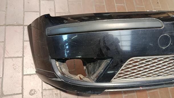 Foto: STOSSFÄNGER/ STOßSTANGE VORN ( SCHWARZ ) eines Ford Mondeo 2.0 Turnier Special