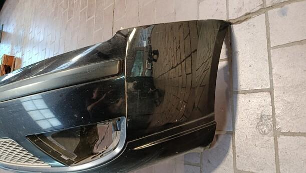 Foto: STOSSFÄNGER/ STOßSTANGE VORN ( SCHWARZ ) eines Ford Mondeo 2.0 Turnier Special