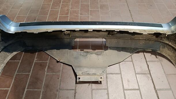 Foto: STOSSFÄNGER/ STOßSTANGE HINTEN ( TURNIER ) eines Ford Mondeo 2.0 Turnier Special