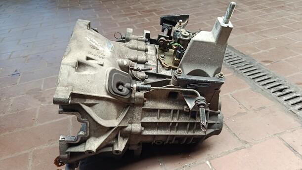 Foto: SCHALTGETRIEBE 1S7R7002BE eines Ford Mondeo 2.0 Turnier Special