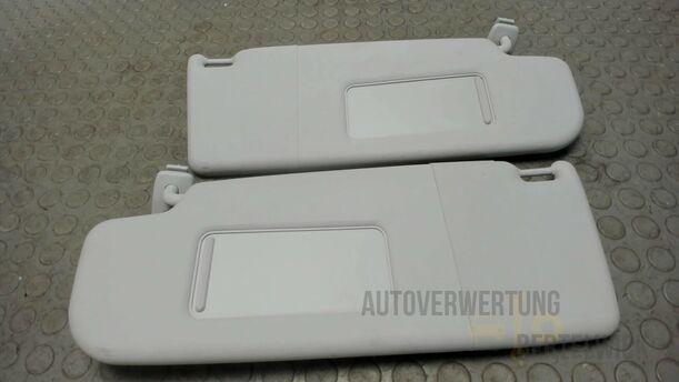 Foto: SONNENBLENDENPAAR eines VW Golf Plus 1.2 TSI Special