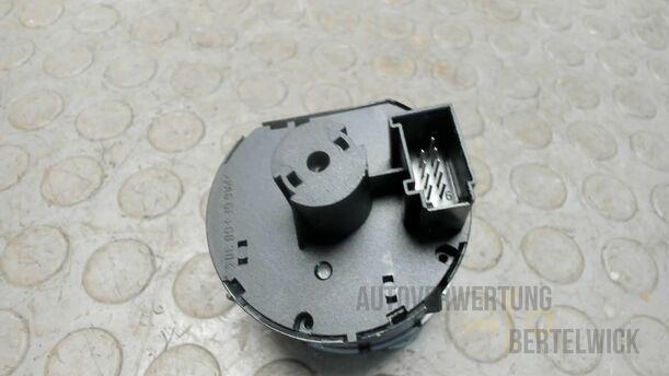 Foto: LICHTSCHALTER AUTOMATISCHES LICHT eines VW Golf Plus 1.2 TSI Special