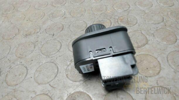 Foto: SCHALTER AUSSENSPIEGELVERSTELLUNG eines VW Golf Plus 1.2 TSI Special