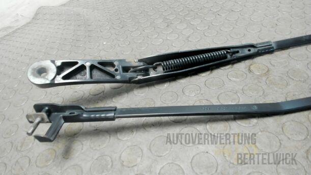 Foto: SCHEIBENWISCHERARME VORNE eines VW Golf Plus 1.2 TSI Special