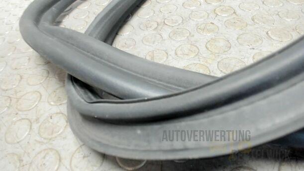 Foto: HECKKLAPPENDICHTUNG eines VW Golf Plus 1.2 TSI Special
