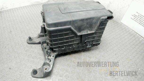 Foto: BATTERIEKASTEN eines VW Golf Plus 1.2 TSI Special