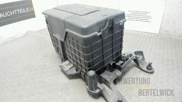Foto: BATTERIEKASTEN eines VW Golf Plus 1.2 TSI Special