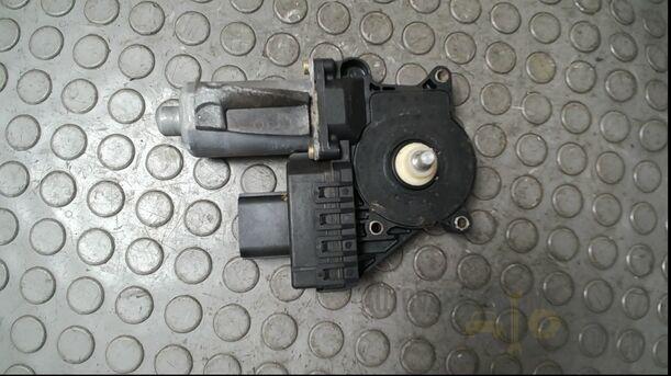 Foto: FENSTERHEBERMOTOR HINTEN RECHTS eines Ford Mondeo 2.0 Turnier Special