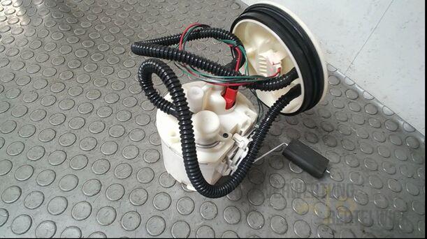 Foto: KRAFTSTOFFPUMPE eines Ford Mondeo 2.0 Turnier Special