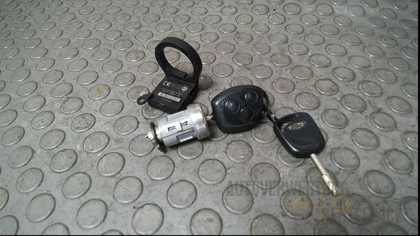 Foto: ZÜNDSCHLOSS/ SCHLIESSZYLINDER eines Ford Mondeo 2.0 Turnier Special