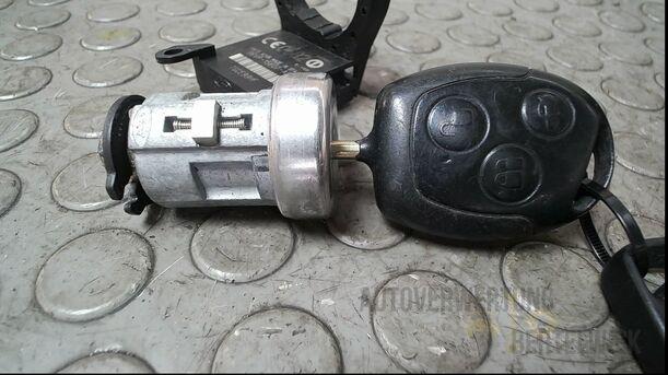 Foto: ZÜNDSCHLOSS/ SCHLIESSZYLINDER eines Ford Mondeo 2.0 Turnier Special