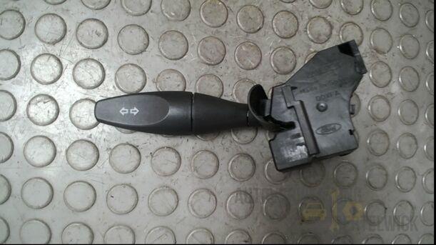 Foto: BLINKSCHALTER/ KOMBISCHALTER eines Ford Mondeo 2.0 Turnier Special