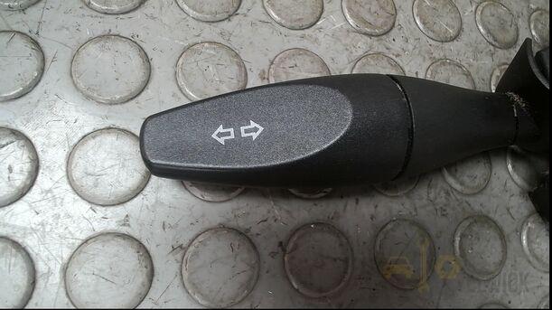 Foto: BLINKSCHALTER/ KOMBISCHALTER eines Ford Mondeo 2.0 Turnier Special