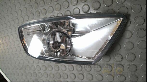 Foto: NEBELSCHEINWERFER RECHTS / TYC / FACELIFT ) eines Ford Mondeo 2.0 Turnier Special
