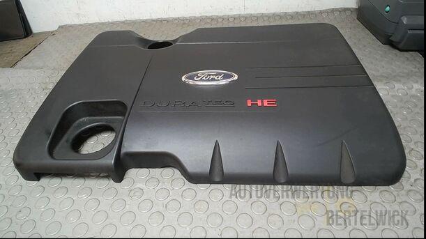 Foto: MOTORABDECKUNG eines Ford Mondeo 2.0 Turnier Special