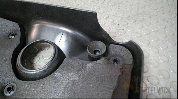 Foto: MOTORABDECKUNG eines Ford Mondeo 2.0 Turnier Special