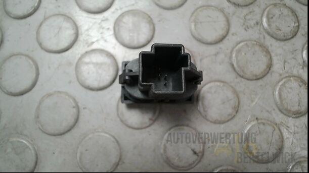 Foto: FENSTERHEBERSCHALTER eines Ford Mondeo 2.0 Turnier Special