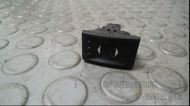 Foto: FENSTERHEBERSCHALTER eines Ford Mondeo 2.0 Turnier Special