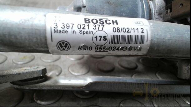 Foto: SCHEIBENWISCHERMOTOR VORN RECHTS eines VW Golf Plus 1.2 TSI Special